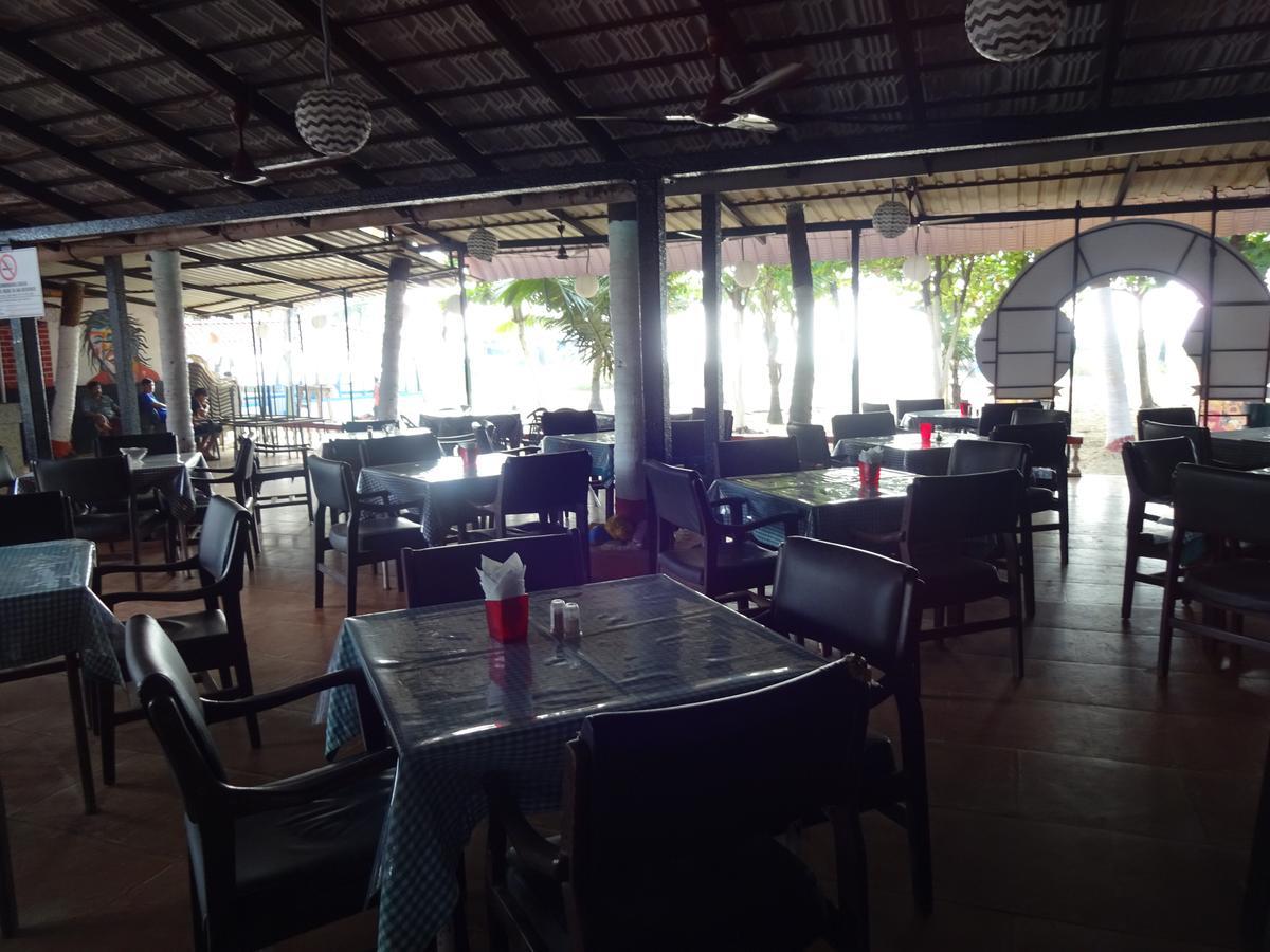 Colmar Beach Resort Majorda Esterno foto